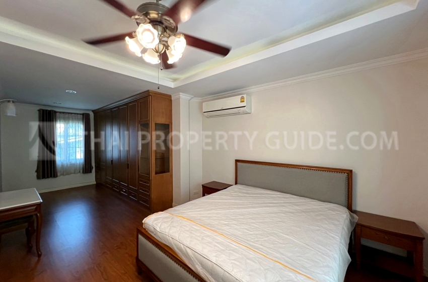 Townhouse in Sukhumvit 